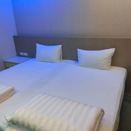 Shun-Yi Business Hotel Kota Chiayi Bagian luar foto