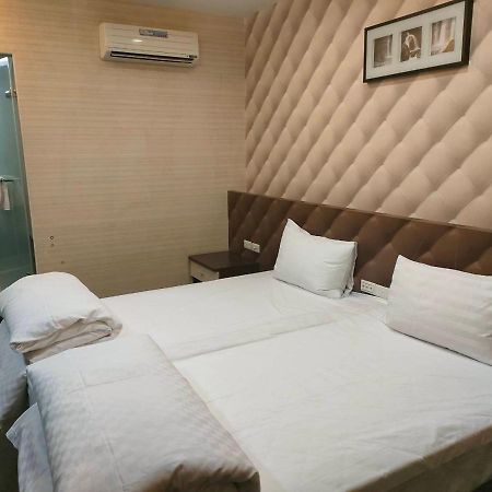 Shun-Yi Business Hotel Kota Chiayi Bagian luar foto