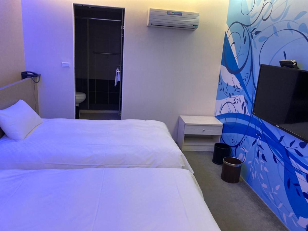 Shun-Yi Business Hotel Kota Chiayi Bagian luar foto