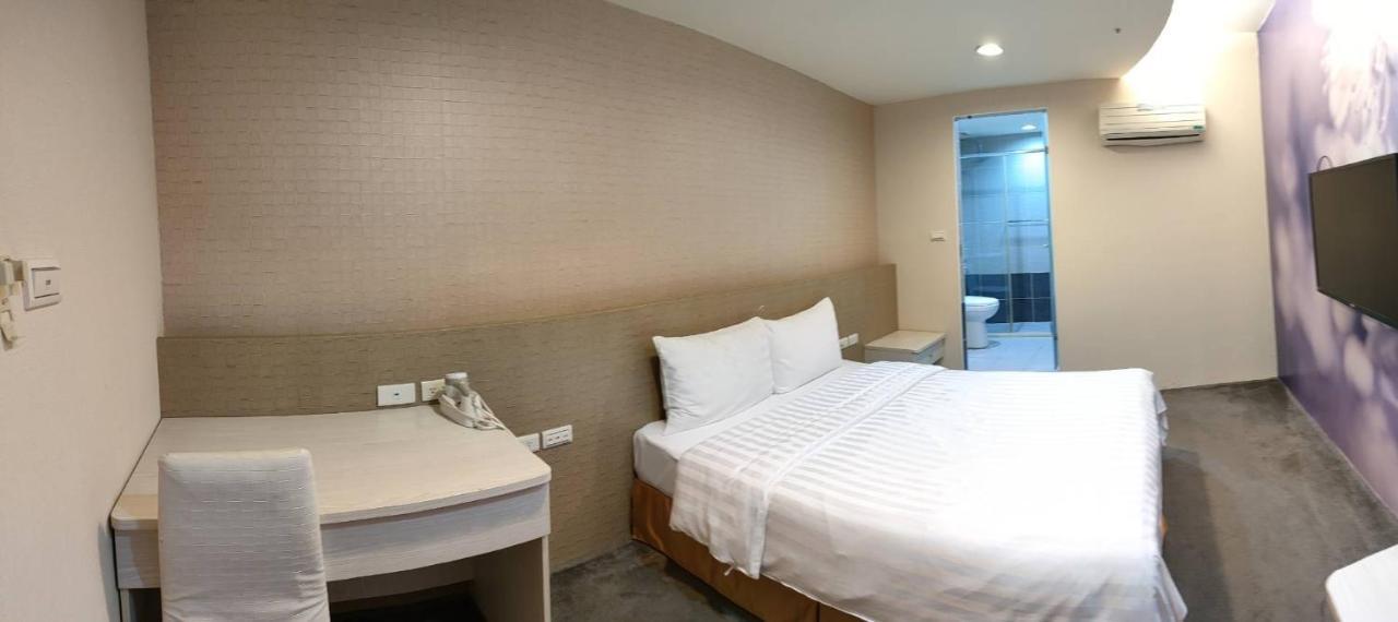 Shun-Yi Business Hotel Kota Chiayi Bagian luar foto