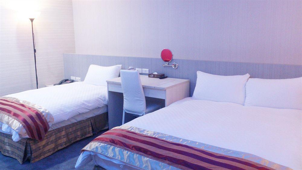 Shun-Yi Business Hotel Kota Chiayi Bagian luar foto