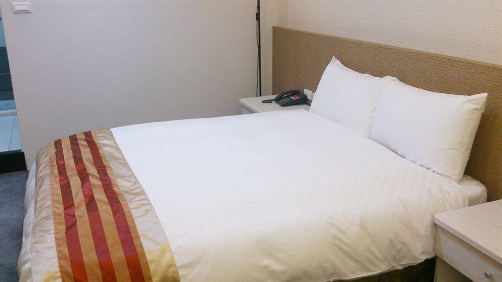 Shun-Yi Business Hotel Kota Chiayi Bagian luar foto