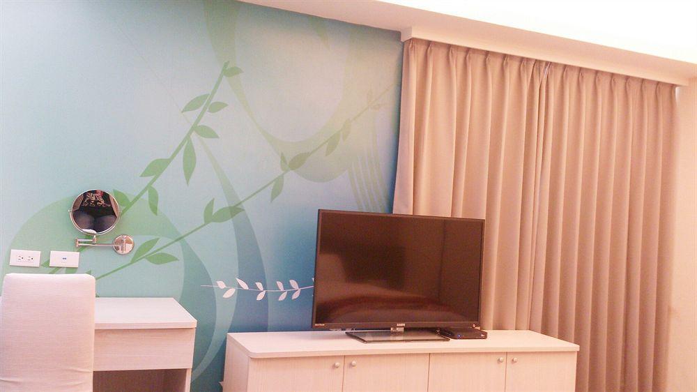 Shun-Yi Business Hotel Kota Chiayi Bagian luar foto