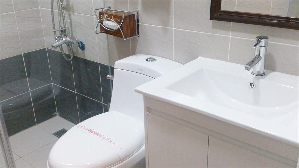 Shun-Yi Business Hotel Kota Chiayi Bagian luar foto