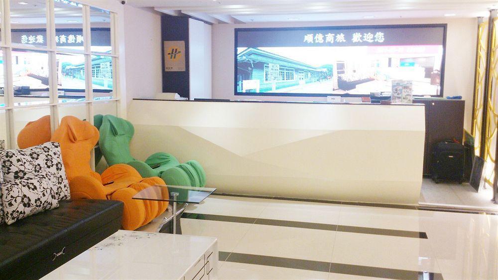Shun-Yi Business Hotel Kota Chiayi Bagian luar foto