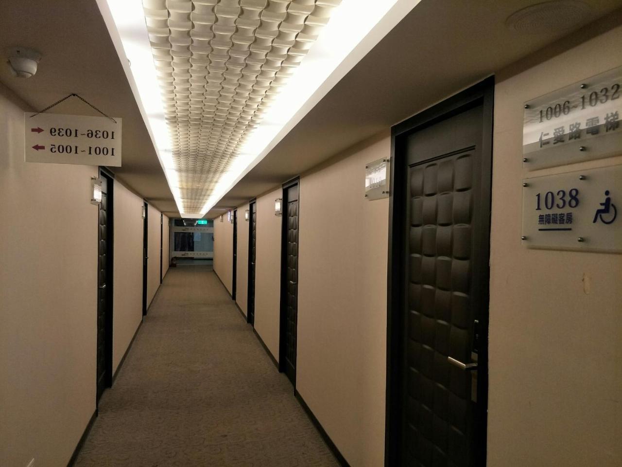 Shun-Yi Business Hotel Kota Chiayi Bagian luar foto