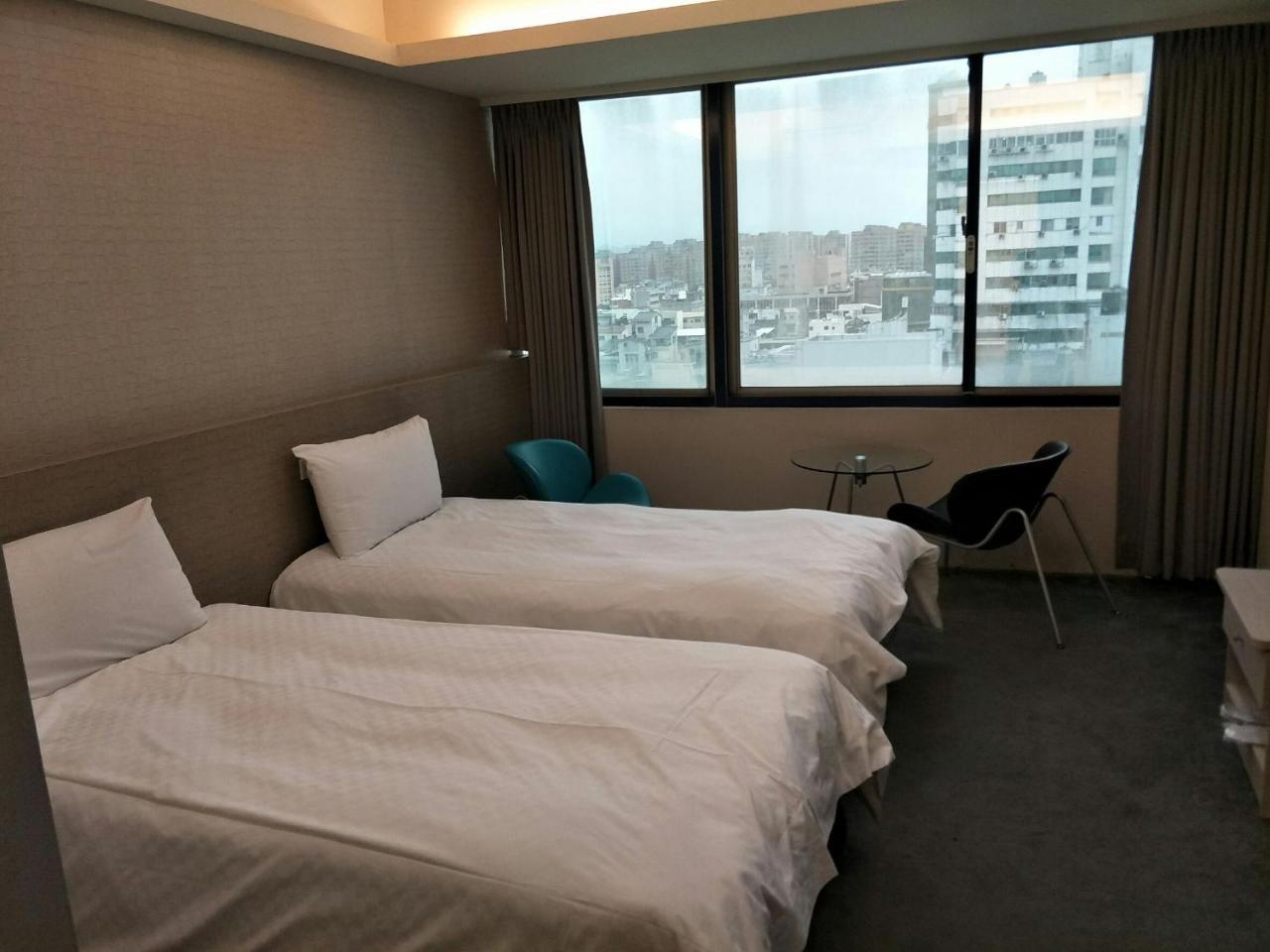 Shun-Yi Business Hotel Kota Chiayi Bagian luar foto